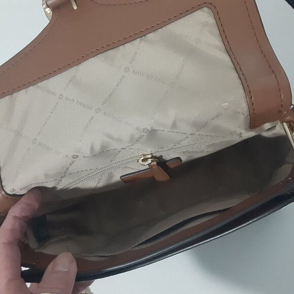 Micael Kors - Wanda Bag - Picture 3 of 8